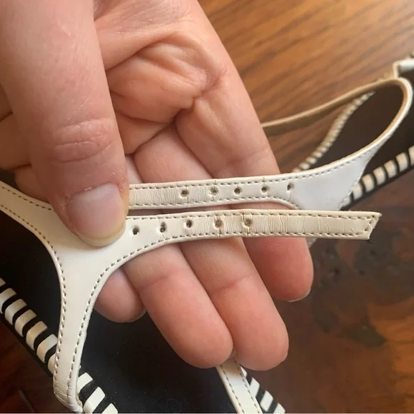 Vince Camuto Black and White Stitch Sandal- Size 6.5 - Picture 8 of 8